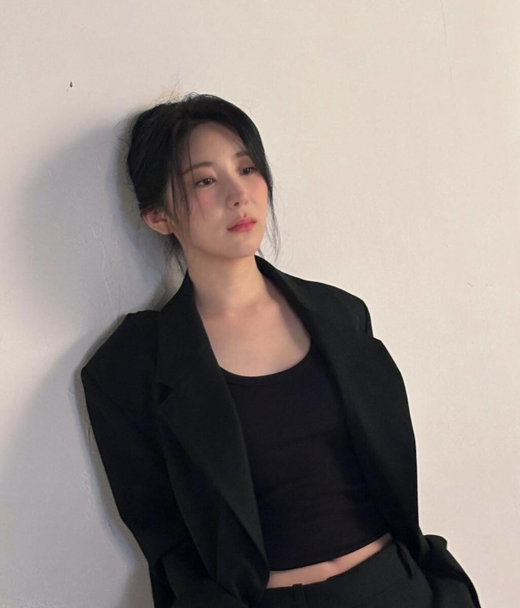 이채연