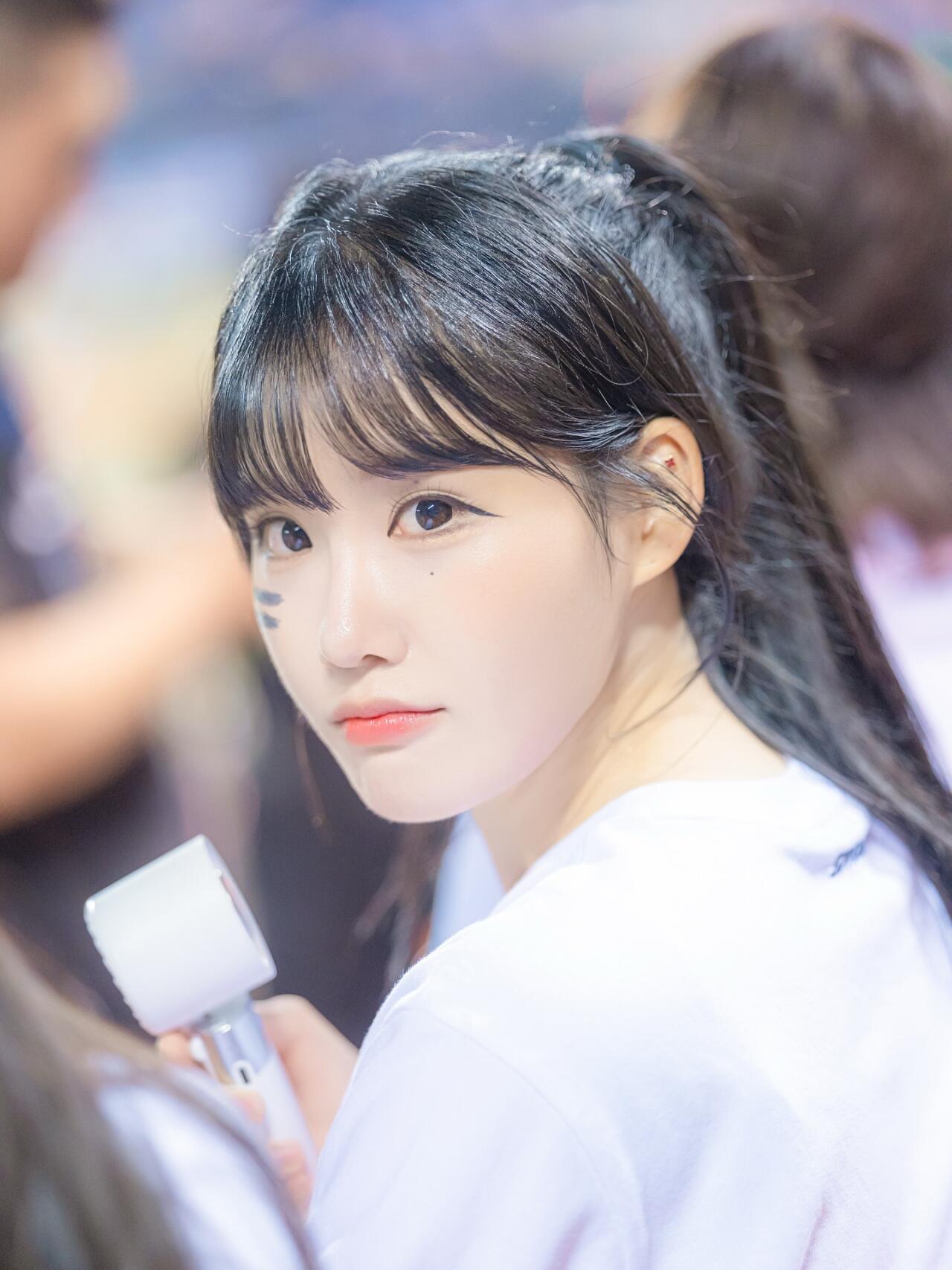최홍라